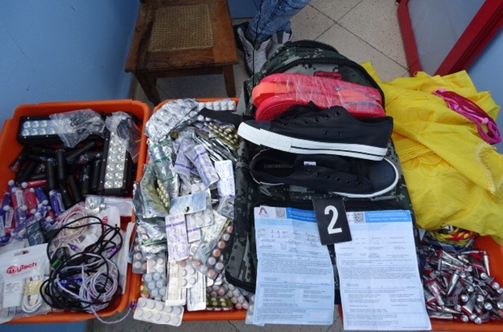 Diversos productos confiscados en Cuba.